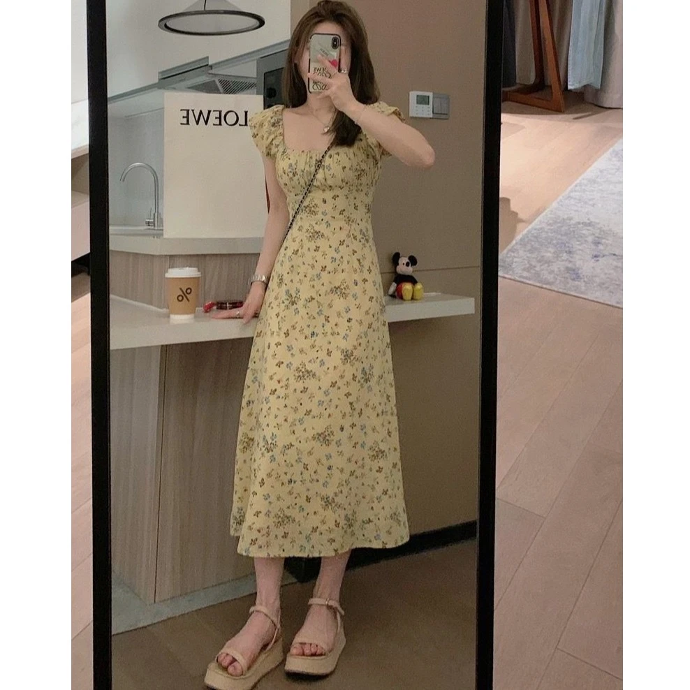 Veee 樱草黄夏花 显瘦显高法式方领小飞袖气质温柔碎花长款连衣裙