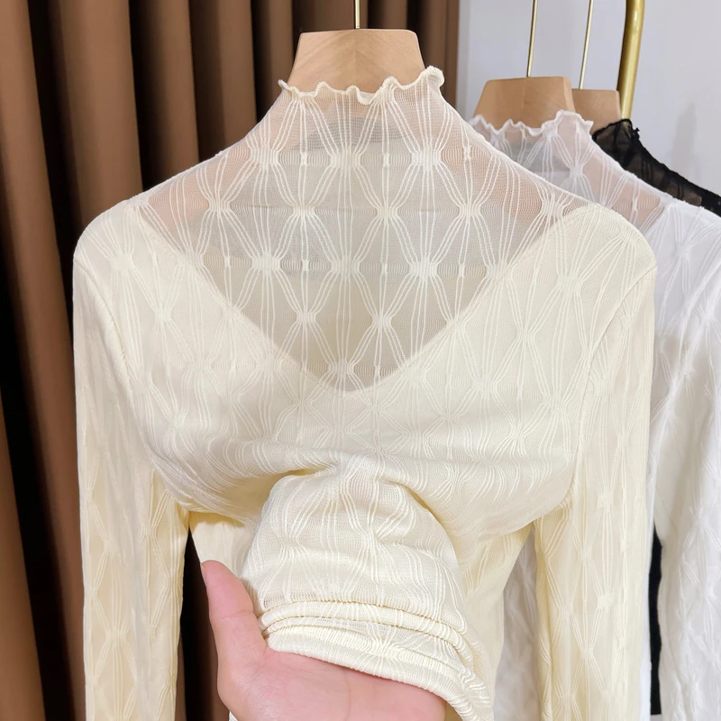 秋冬半高领蕾丝打底衫女2025新款洋气薄款镂空木耳边打底衫女内搭
