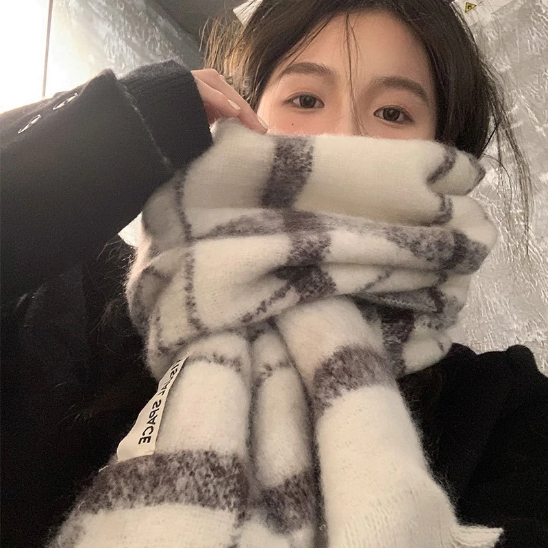 格子围巾新款韩版女生秋冬时尚围脖保暖加厚马海毛流苏骑行披肩