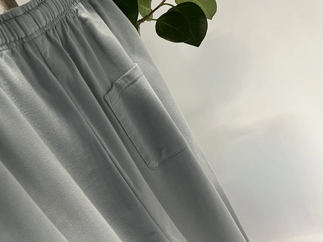 배추❤️泡菜国小阔腿直筒很帅的浅灰色卫裤松紧腰码数nice 有口袋