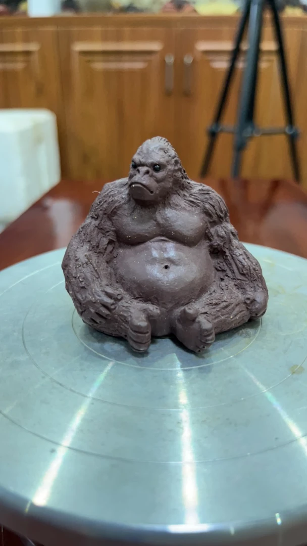 紫泥庆武大猩猩茶宠摆件