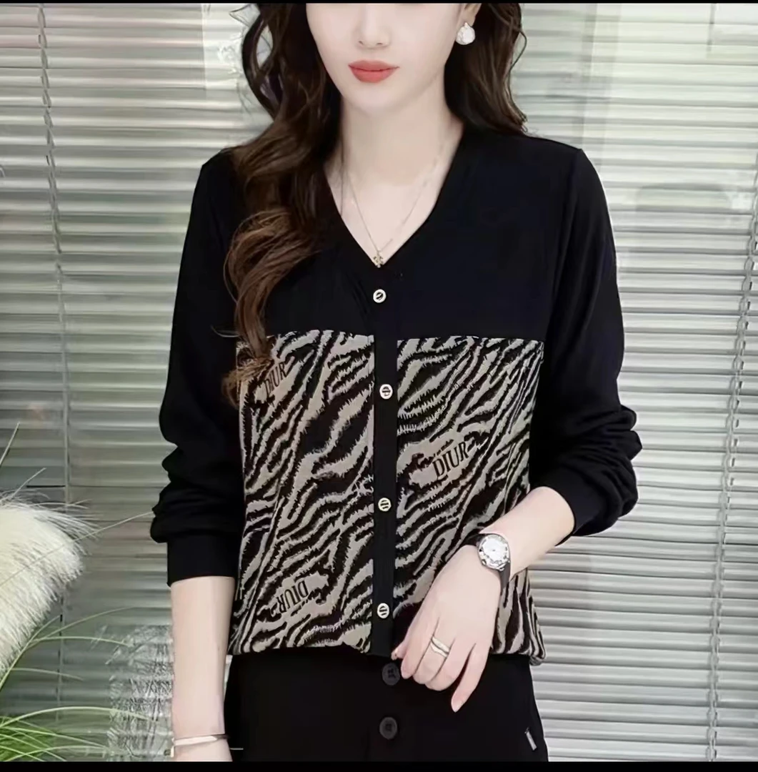 1090款 秋冬时尚假开衫V领拼接雅丹韩版百搭显瘦女士上衣