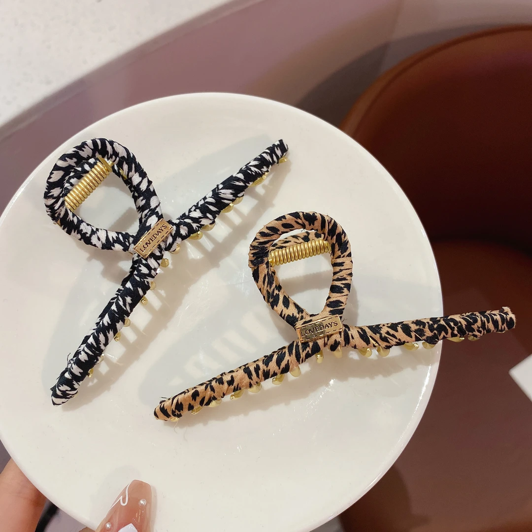 简约风豹纹网红发夹后脑勺抓夹复古百搭鲨鱼夹盘发头饰