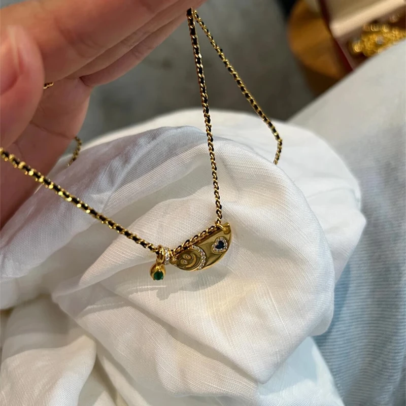 钛钢项链 金色爱心笑脸吊坠项链女秋冬轻奢高级感中古锁骨链礼盒