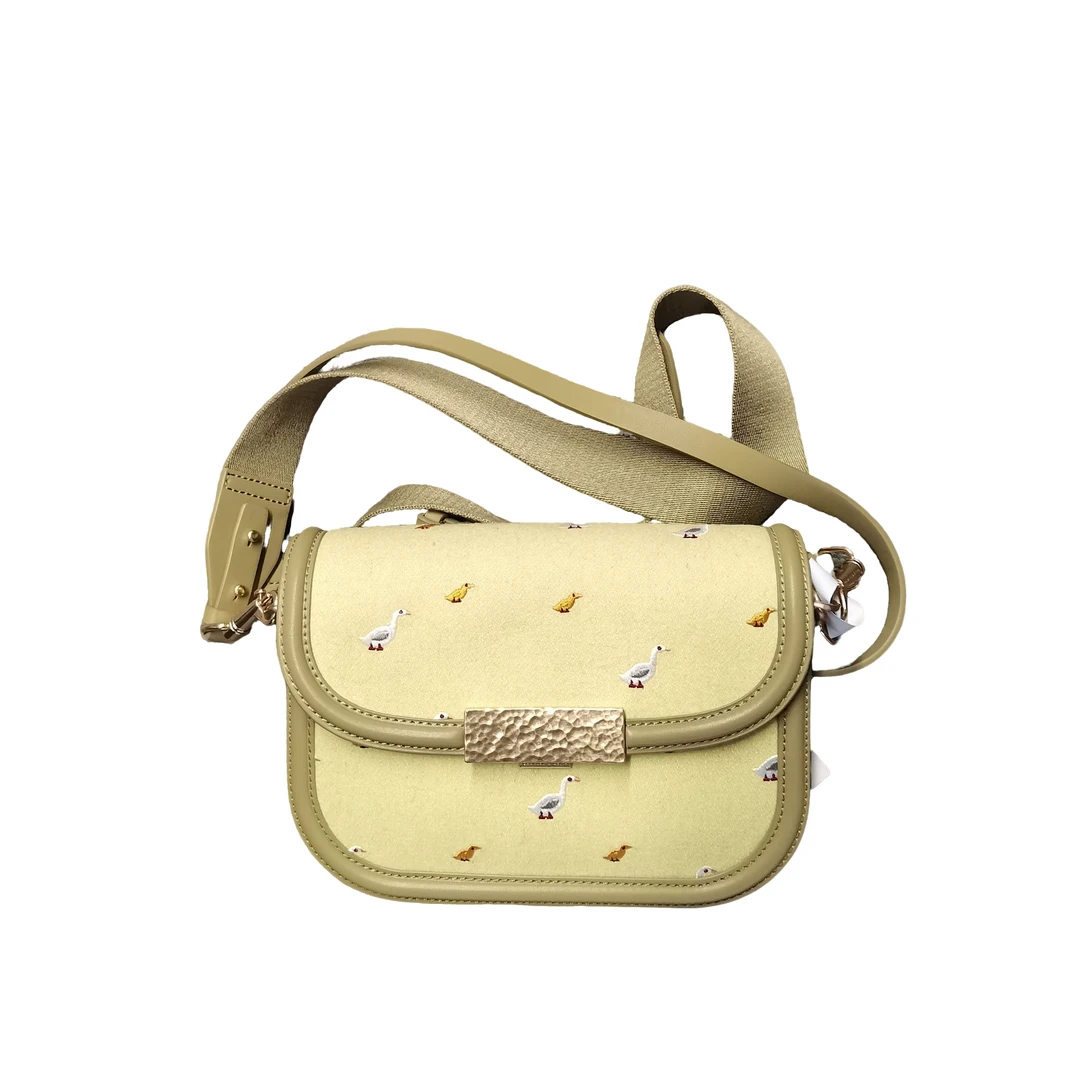 全新未使用 CHARLES & KEITH 绿色单肩包/30391/姐妹花