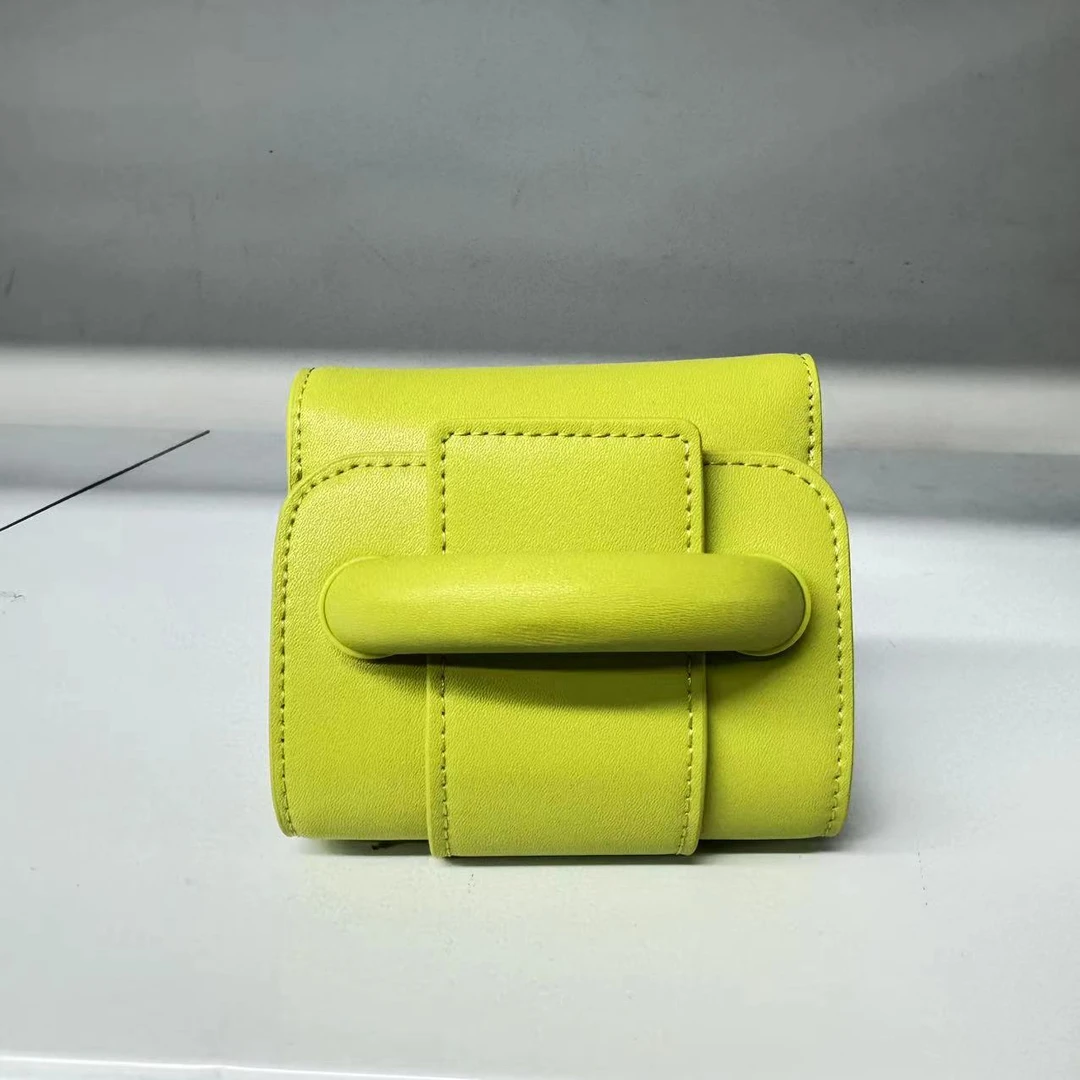 全新未使用 CHARLES & KEITH 折叠小卡包/30081/姐妹花
