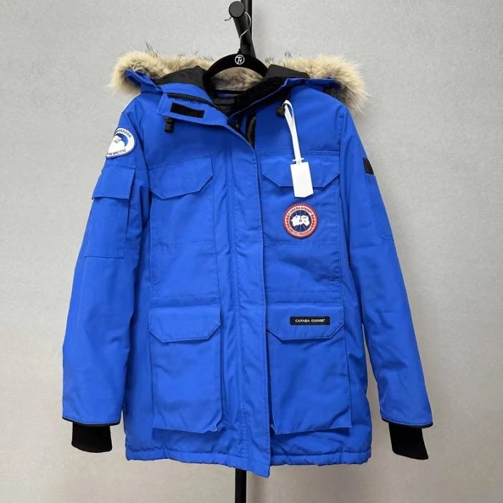 CANADA GOOSE双双甄选/yu00012/加拿大鹅羽绒服/M码