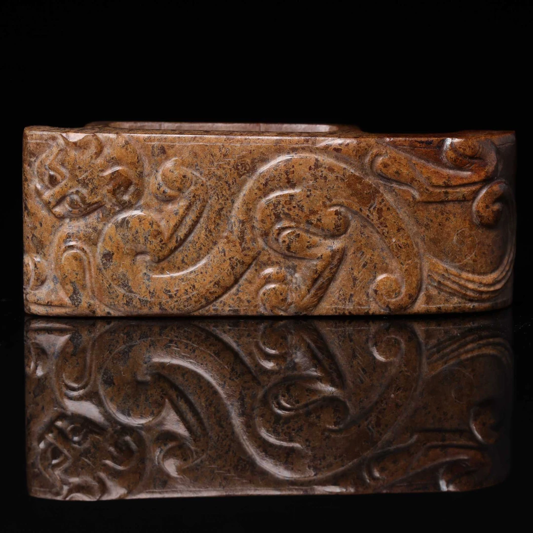 199明代和田玉龙纹剑饰1290