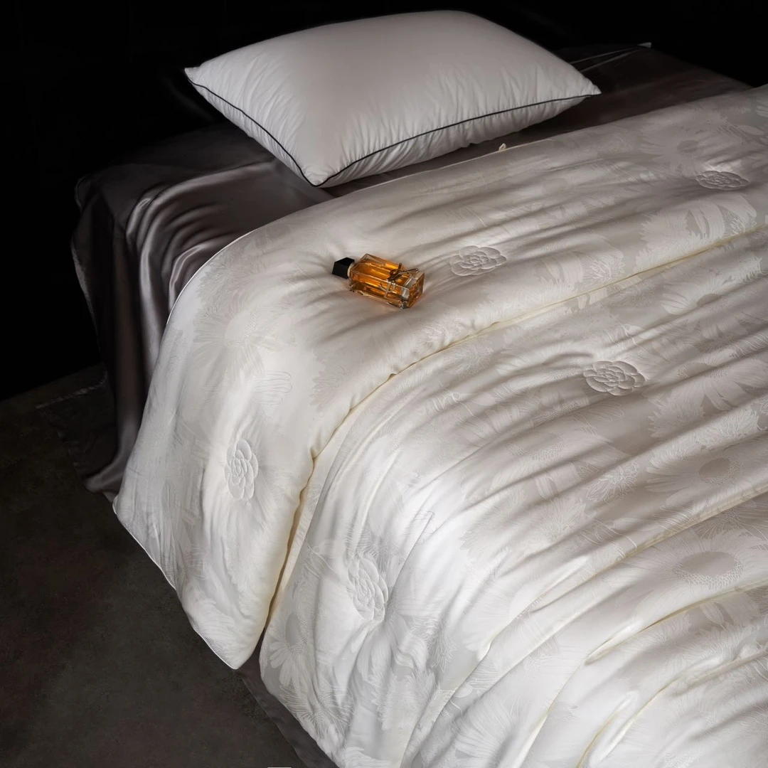 【热醒玫瑰被】甄品蚕丝羊绒被！轻奢大提花工艺舒适亲肤感