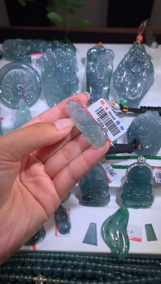 【闪购商品】翡翠颈饰未镶嵌47