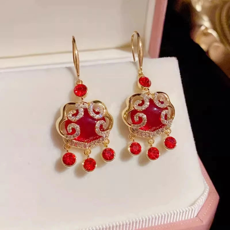 合金树脂耳饰 红色平安锁流苏耳环女适合过年小众设计感耳钩耳钉