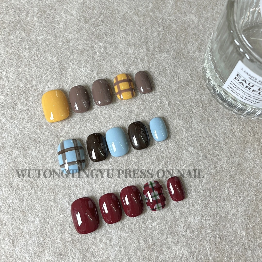 《华夫饼格子》纯手工井字格穿戴甲莫兰迪小众显白秋冬短款美甲