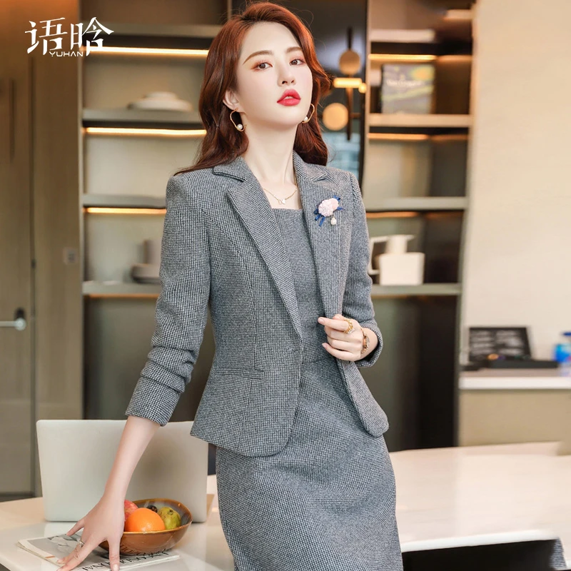 毛呢西装套装女春秋2025新款职业气质女士修身短款西服外套两件套