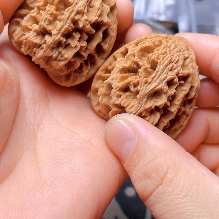 文玩核桃吊坠状元官一对