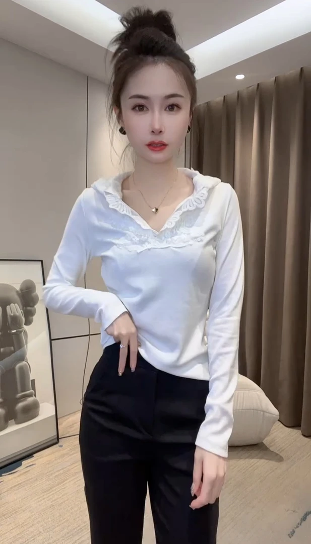 时尚洋气内搭蕾丝拼接t恤女新款秋季修身显瘦百搭打底衫长袖上衣