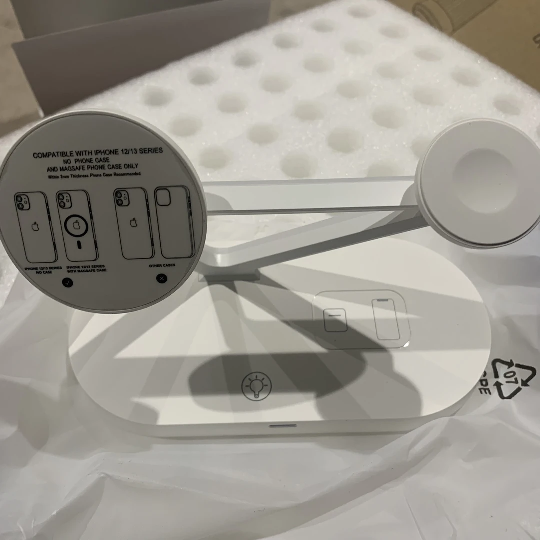 95新  外贸款无线充电器