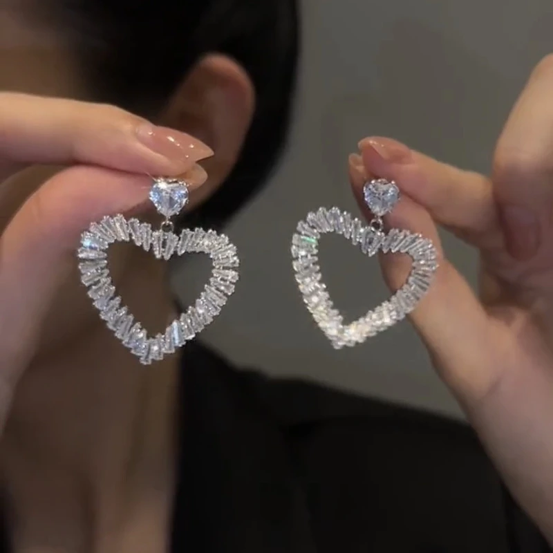 铜合金耳饰 爱心耳坠小众设计耳环潮气质桃心设计高级感轻奢耳坠