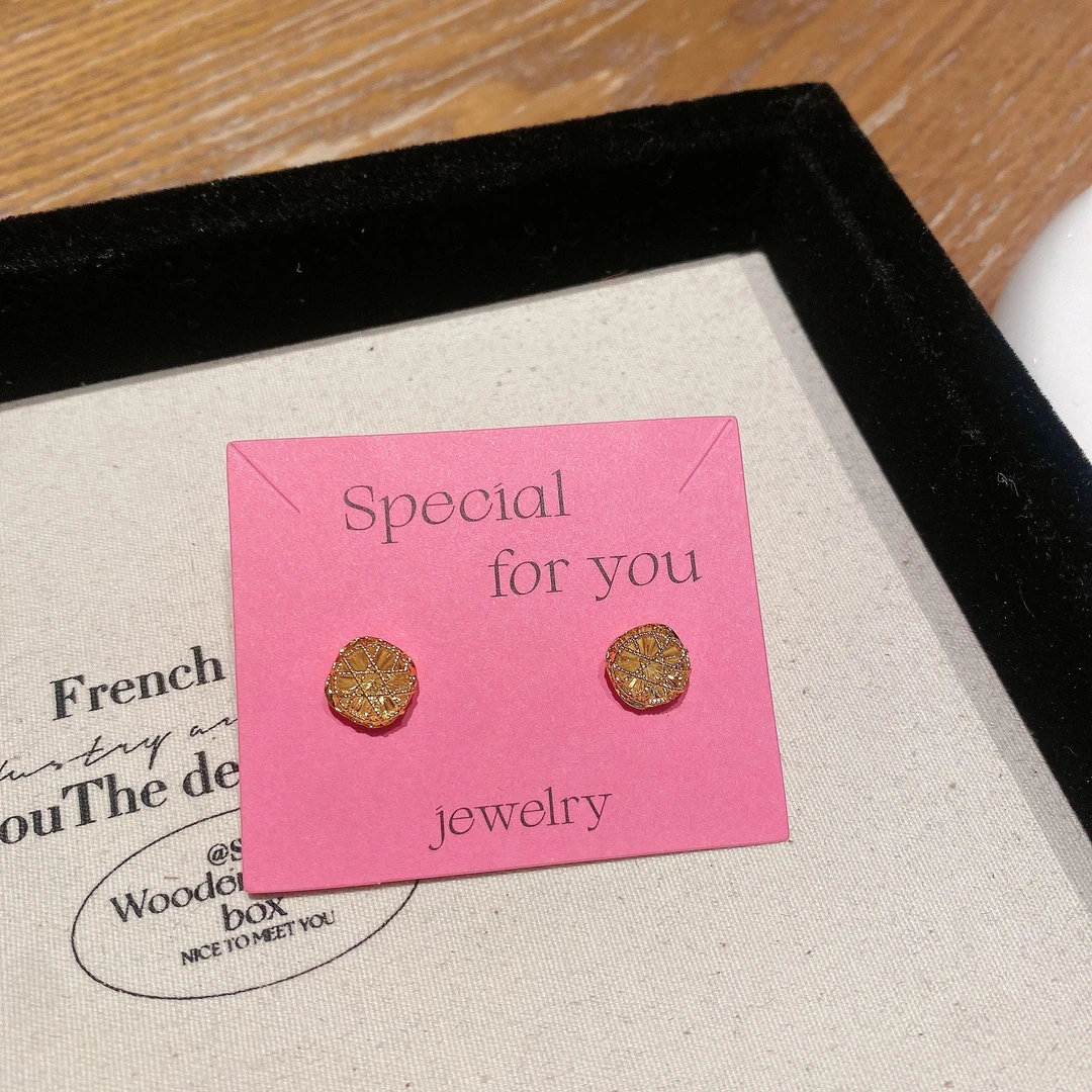 铜合金合成锆石耳饰 轻奢爆闪拉丝小方糖耳钉镀金复古高级感耳环