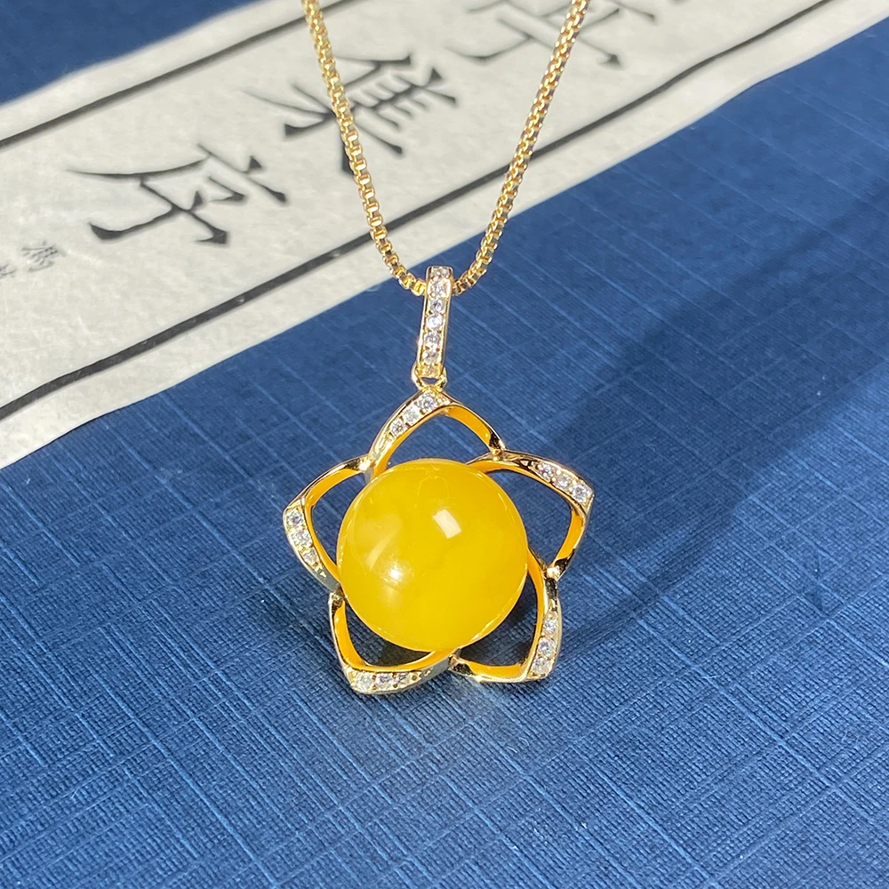 S925银镶嵌天然俄料琥珀蜜蜡鸡油黄五角星吊坠时尚项链（赠链）