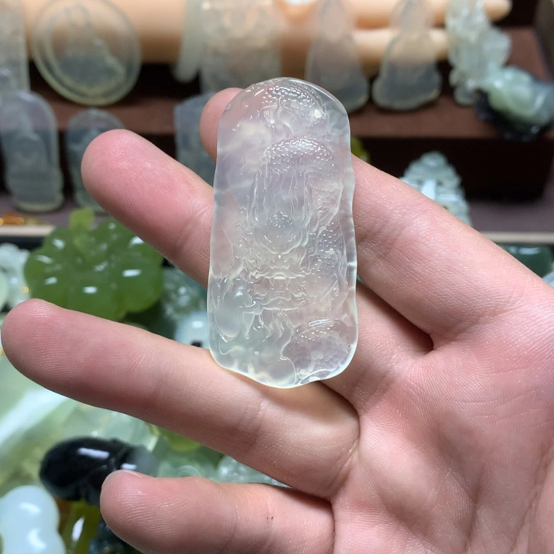 【闪购商品】蛇纹石玉挂坠未镶嵌如**多