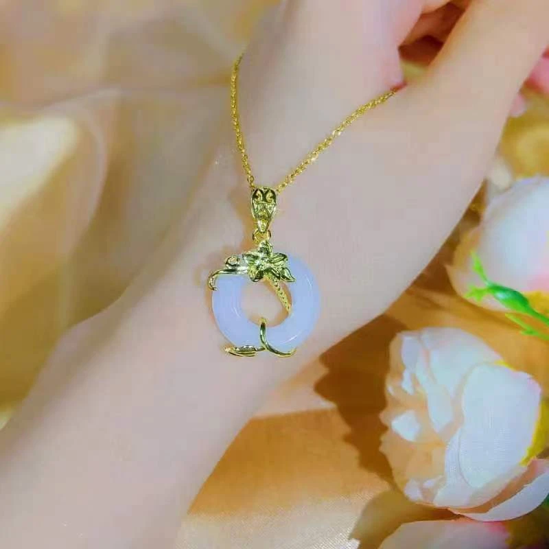 钛钢项链 百搭时尚白色国风平安扣坠链气质轻奢古风钛钢锁骨项链