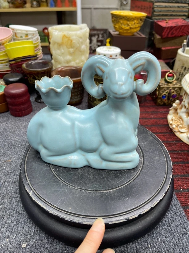 汝窑天青色羊头尊