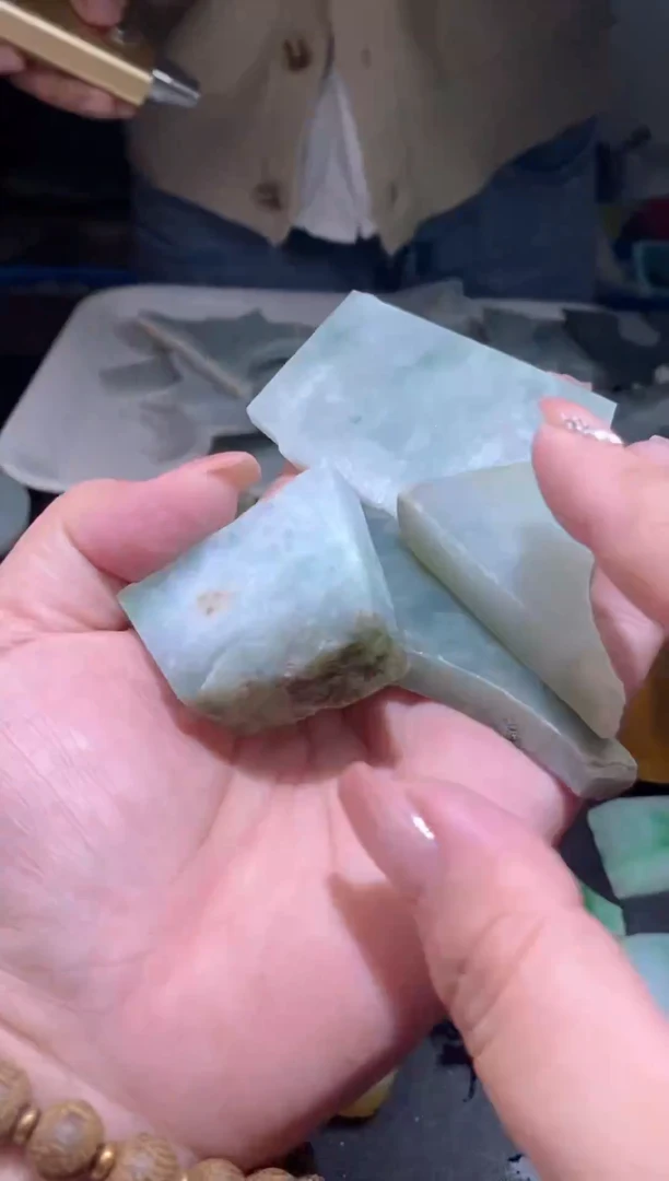 【闪购商品】翡翠挂件未镶嵌062