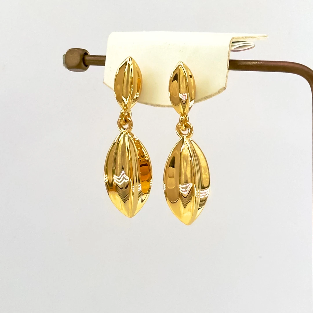 庚震黄金足金999杨桃几何个性有棱角时尚无氰5D耳钉耳坠5.70