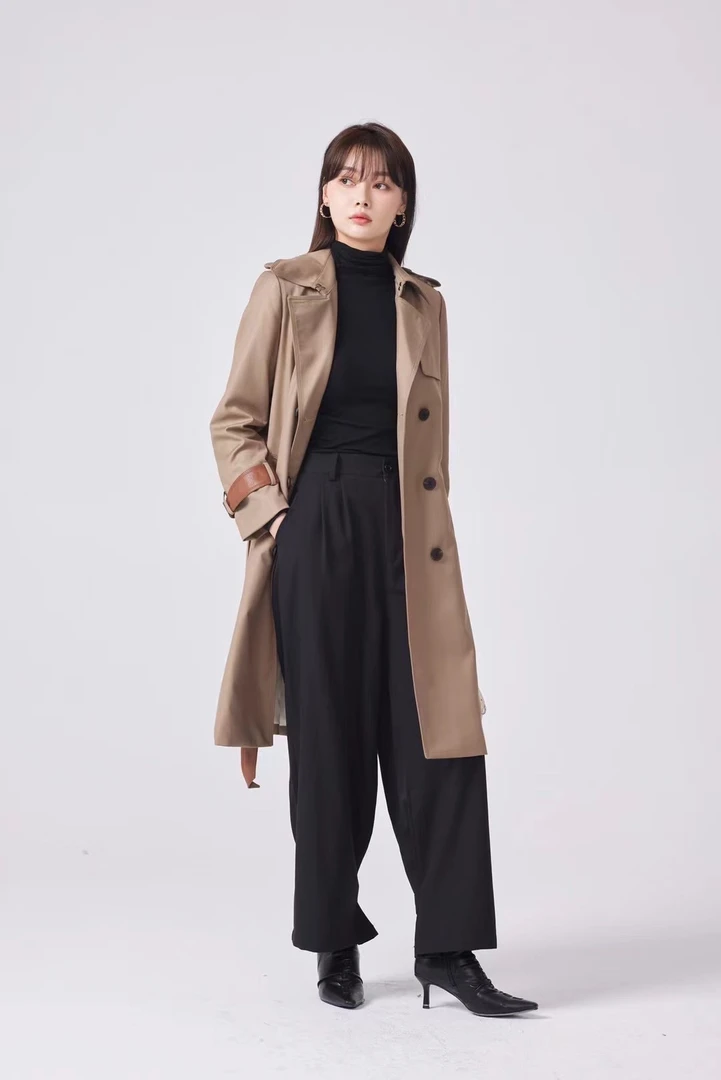 时尚设计师拼接PU风衣