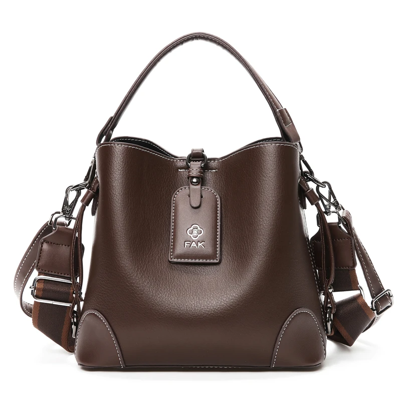 水桶包多隔层小众大容量斜挎包软皮单肩包百搭轻便能装休闲包女士