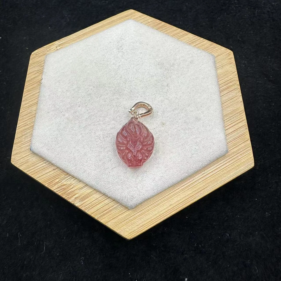 「戴琴珠宝」FG6572-粉草莓晶九尾狐银镶吊坠（多样性发货）