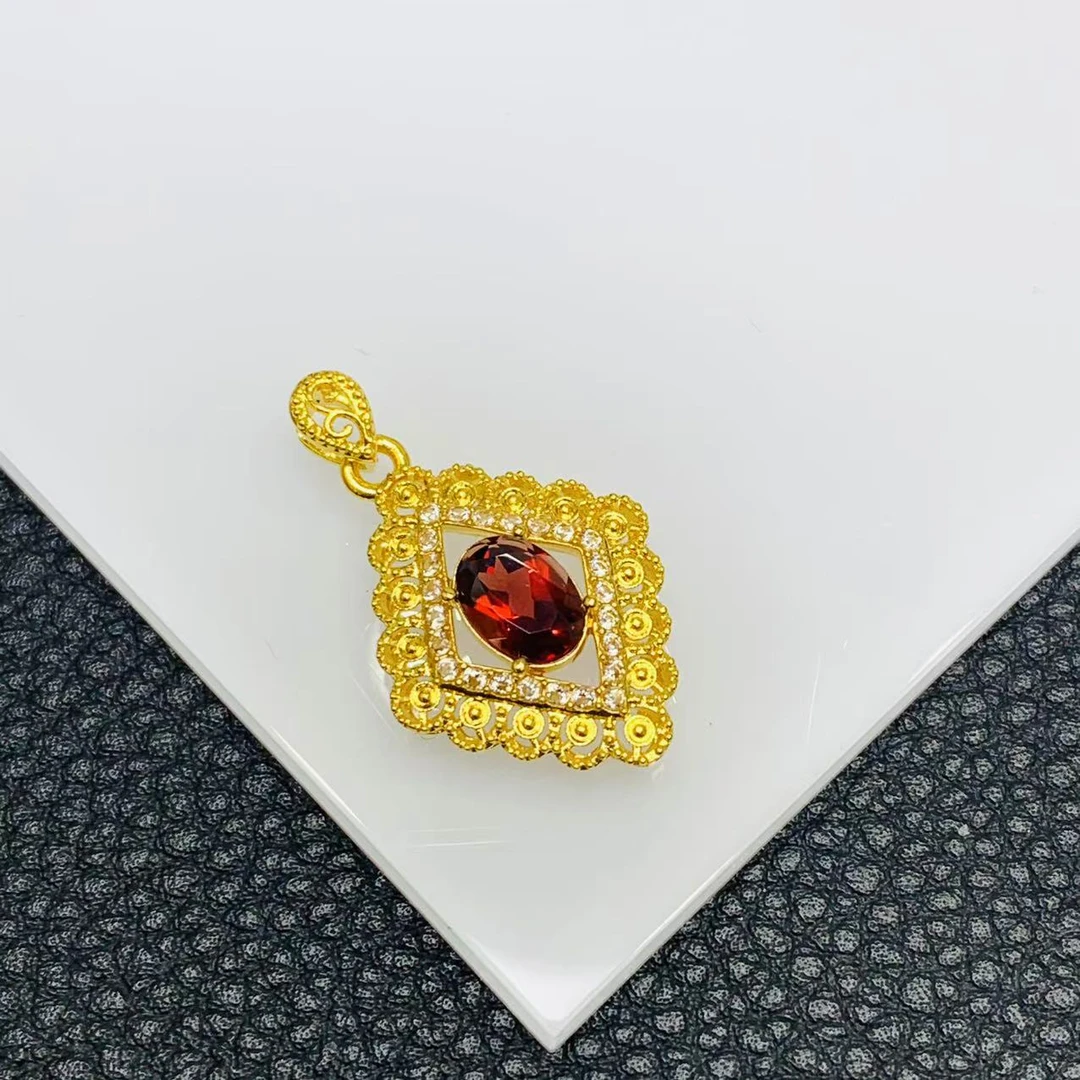 「戴琴珠宝」YZ3025-18K金石榴石菱形吊坠-BH(多样性发其一)