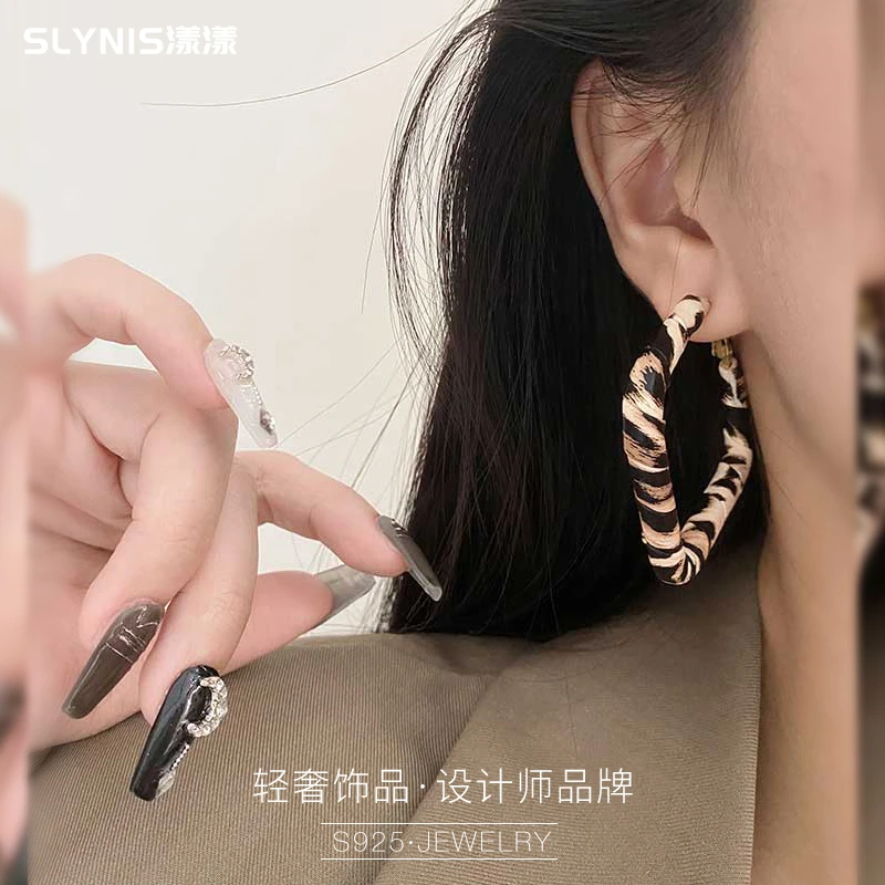 铜合金耳饰 【豹纹方形皮革】大气复古耳环圈圈款气质高级感欧美#91