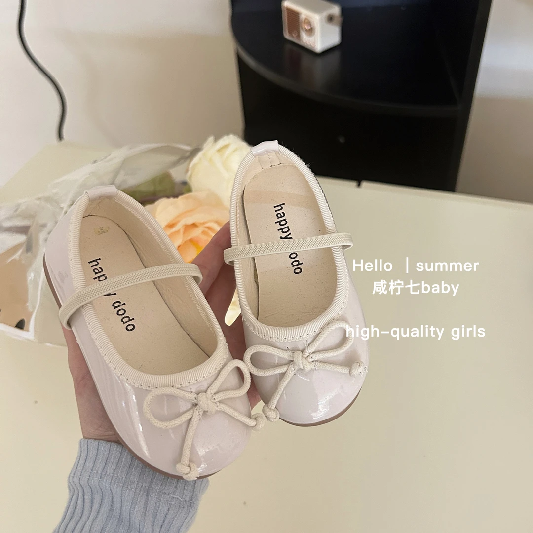 【咸柠七】女童皮鞋2023新款蝴蝶结单鞋软底宝宝漆皮防滑公主鞋女孩