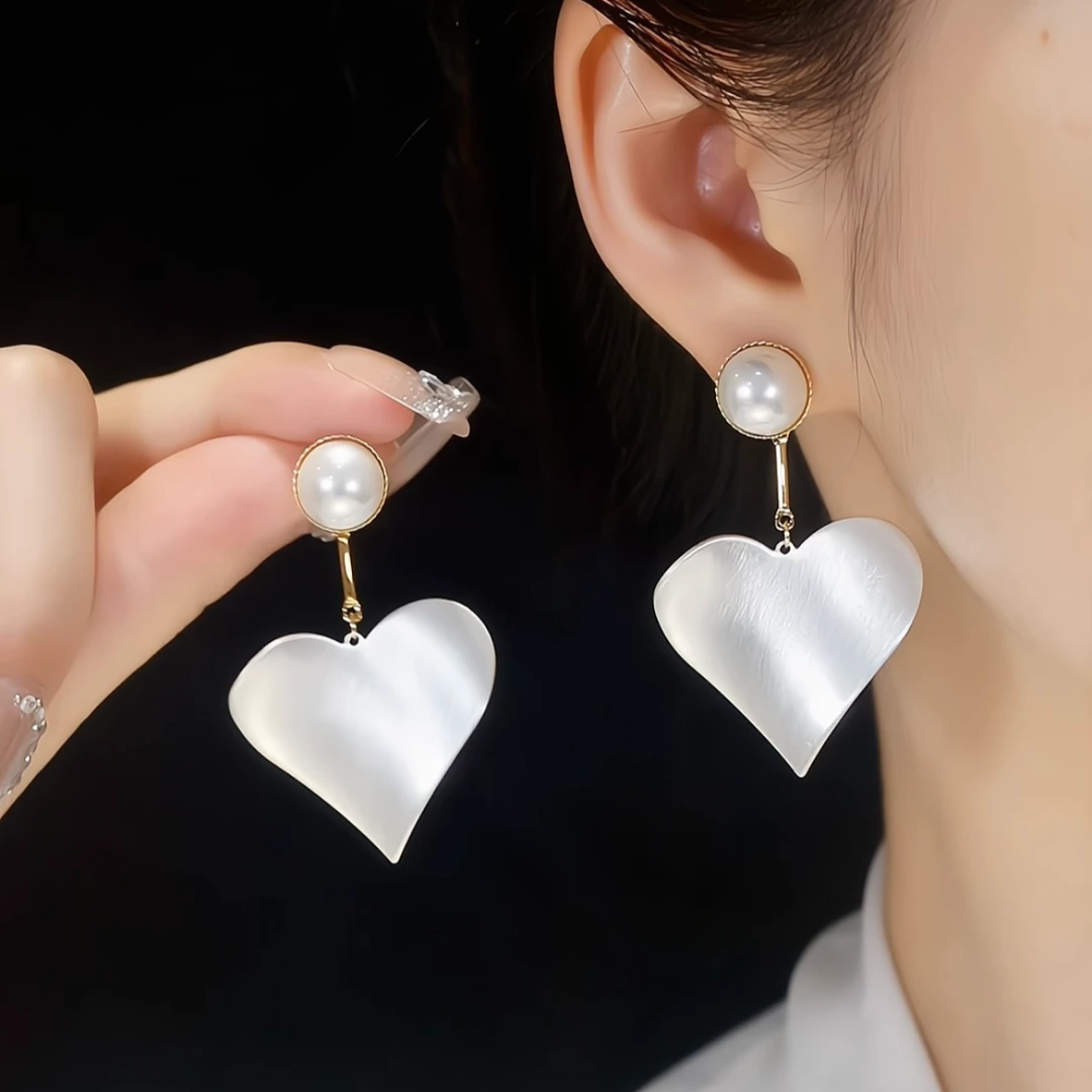 铜合金耳饰 爱心拉丝贝珠耳钉小众设计长款耳坠百搭ins个性气质女