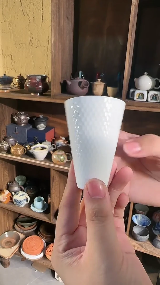 【闪购商品】1白瓷龙鳞杯