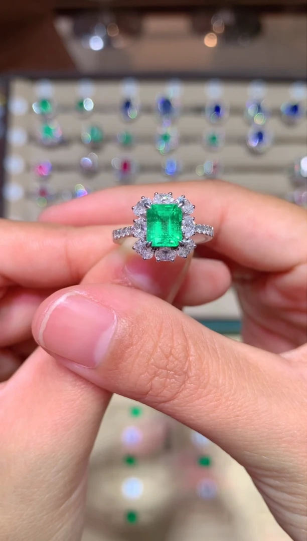【闪购商品】祖母绿戒指18K金镶嵌1.15CT 哥伦比亚 67号