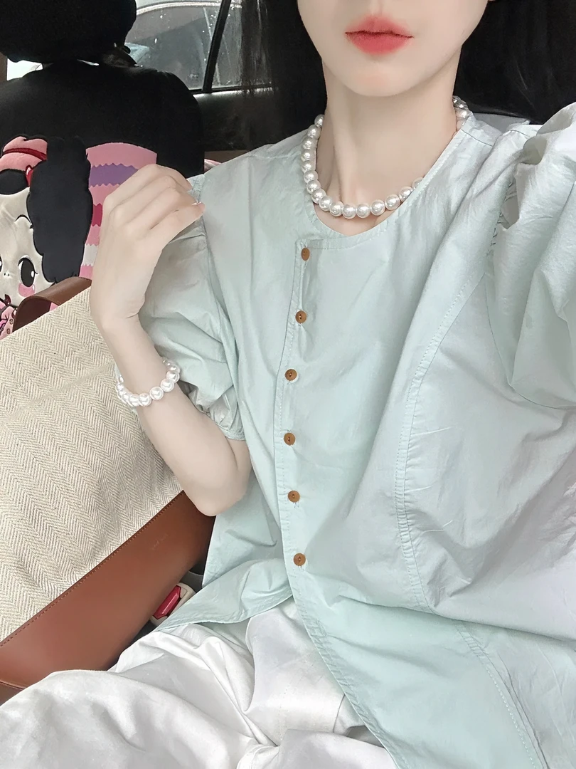 薄荷绿泡泡短袖衬衫女夏季小众法式高级感不规则显瘦气质圆领小衫