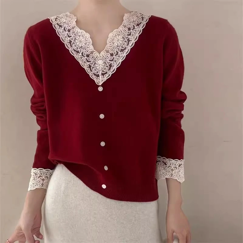 新款韩系温柔风V领蕾丝拼接针织衫女2024秋冬季洋气时尚百搭毛衣
