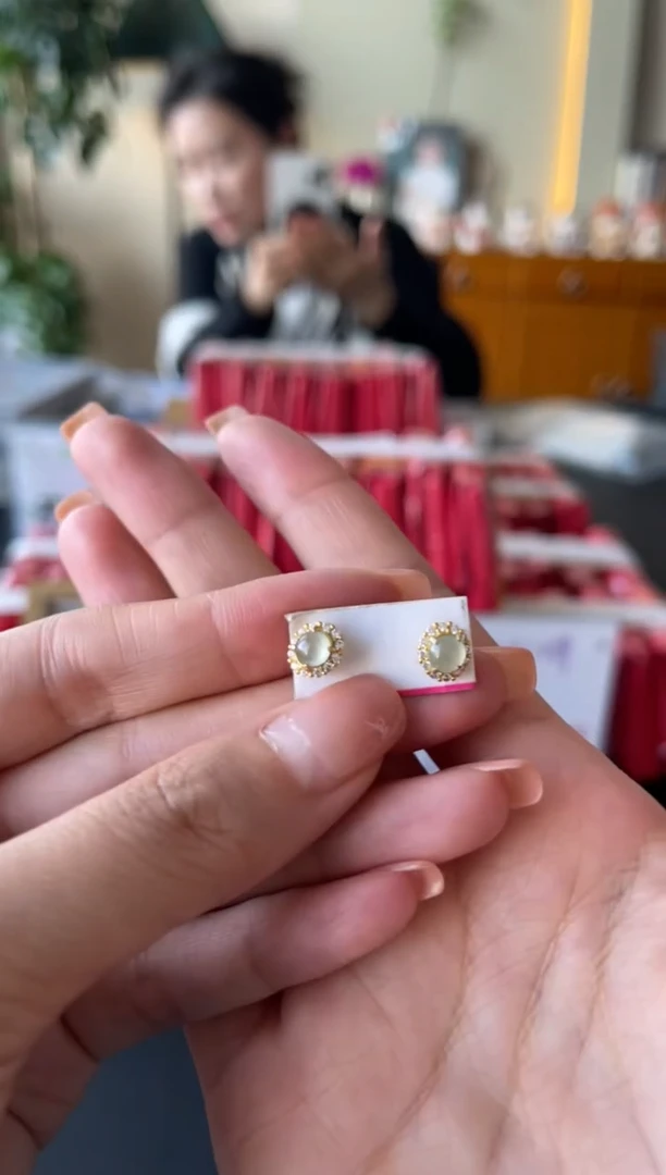 【闪购商品】翡翠耳饰银S925镶嵌多样性发货