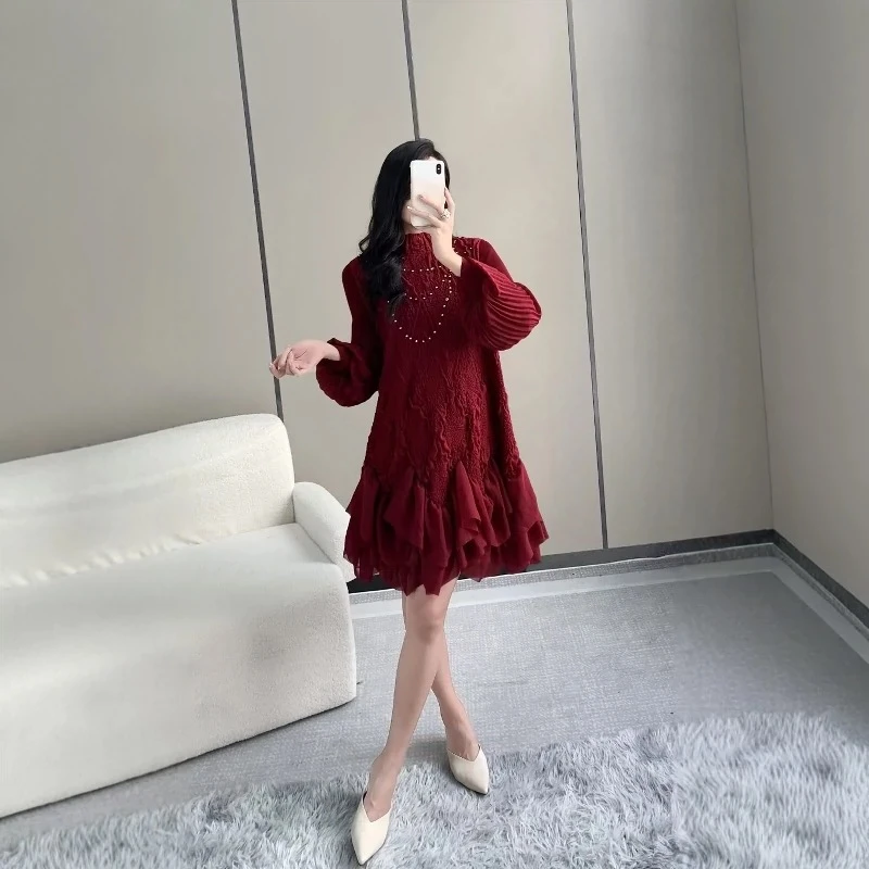 三宅褶皱秋冬新款纯色高级感重工刺绣百搭连衣裙时尚半高领裙子