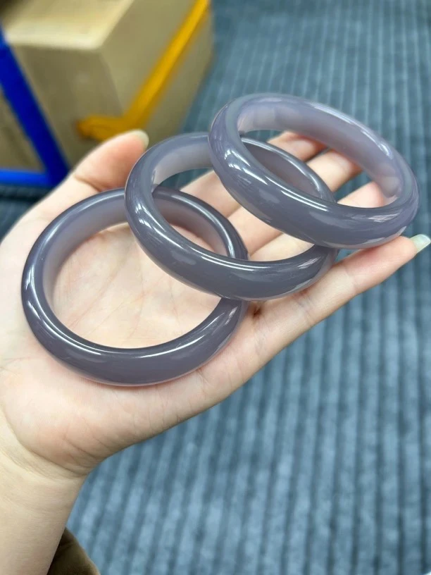 精美新疆烟紫正宽手镯多样性发一