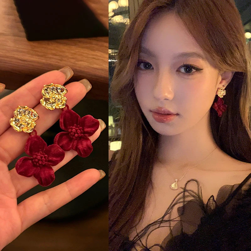 秋冬金属丝绒红色花朵耳环优雅小众轻奢秋冬耳钉气质时尚百搭耳饰