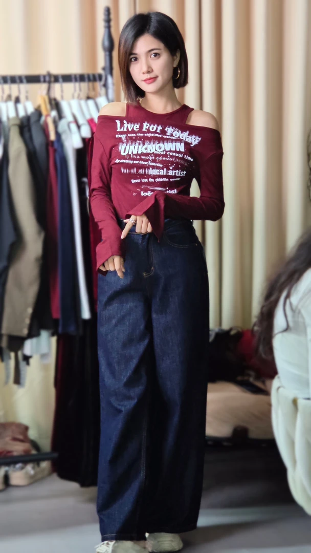 美式一字肩假两件t恤女设计感修身显瘦印花露肩上衣 785