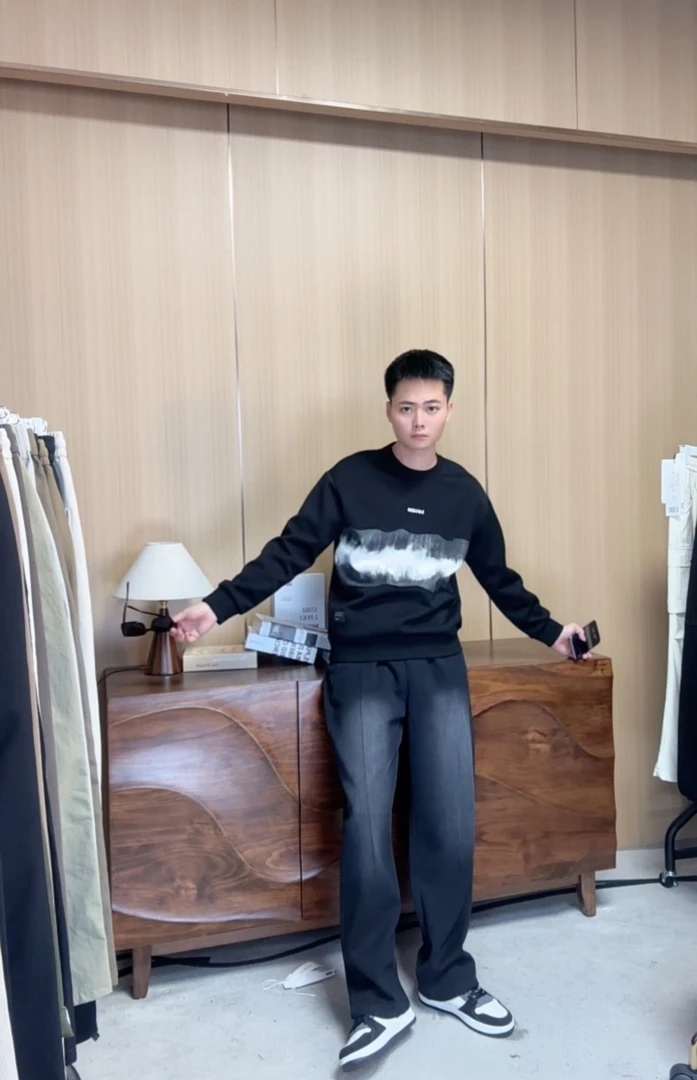 2024秋季新款圆领长袖卫衣秋冬男士流行百搭简约休闲上衣 72824