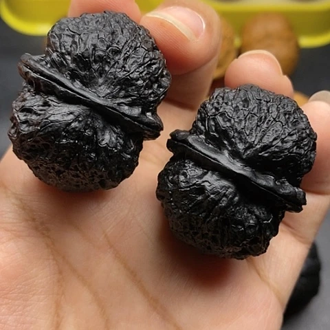 文玩核桃把件40尺云南核桃