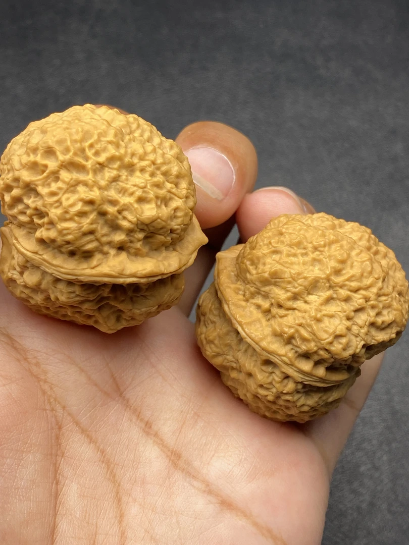 云南铁核桃 手把件 鱼子纹金蟾38-39尺 图片同款随机一对