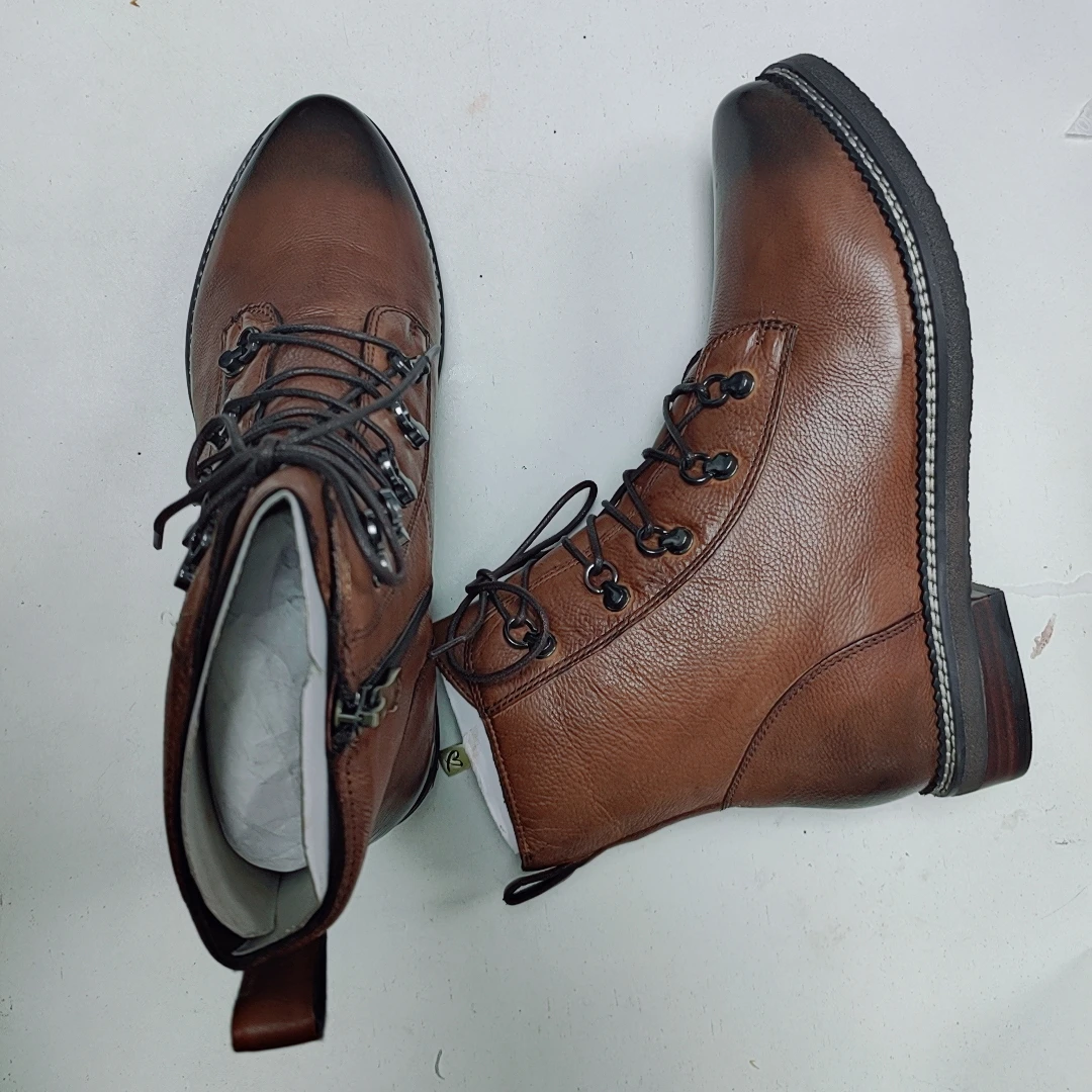 女短靴，马丁靴，高筒鞋，时尚休闲真皮复古牛皮高帮英伦