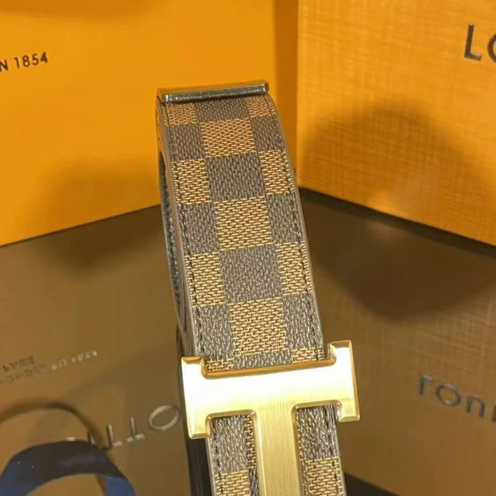 男士腰带时尚百搭双面轻奢潮流奢侈棋盘格高档平滑扣板扣皮带经典