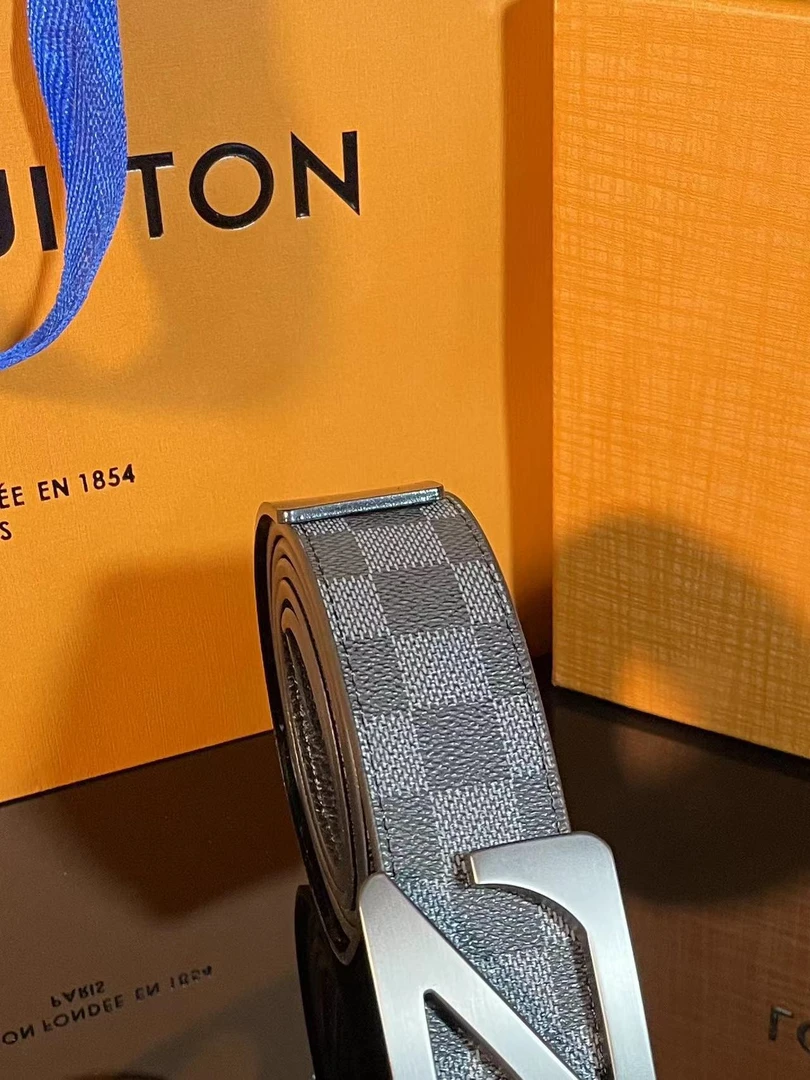 男士腰带时尚百搭双面轻奢潮流奢侈棋盘格高档平滑扣板扣皮带经典